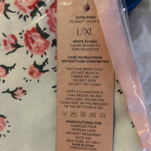 Brand New Morgan Lane Satin Robe - Picture 5 of 5